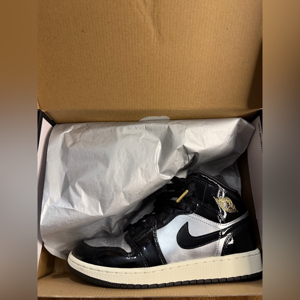 Jordan 1 Mid SE (GS)
